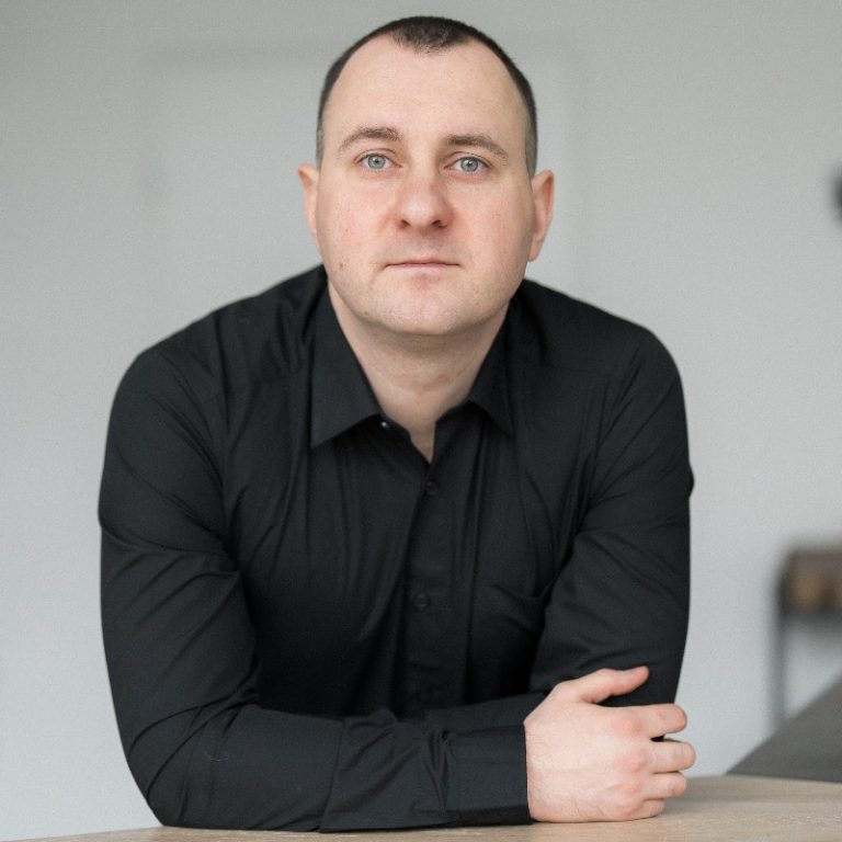 Максим Шаповал